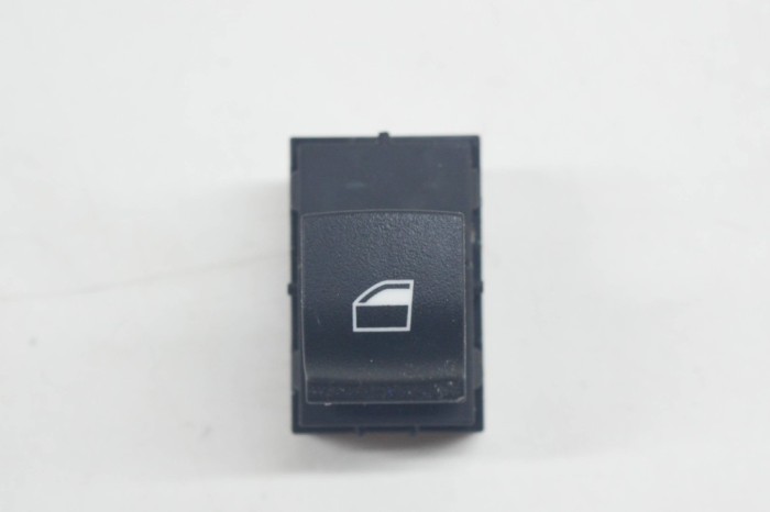 Buton geam ușă st&acirc;nga față BMW X5 F15, F85 2014 OEM: 9208107 12093758
