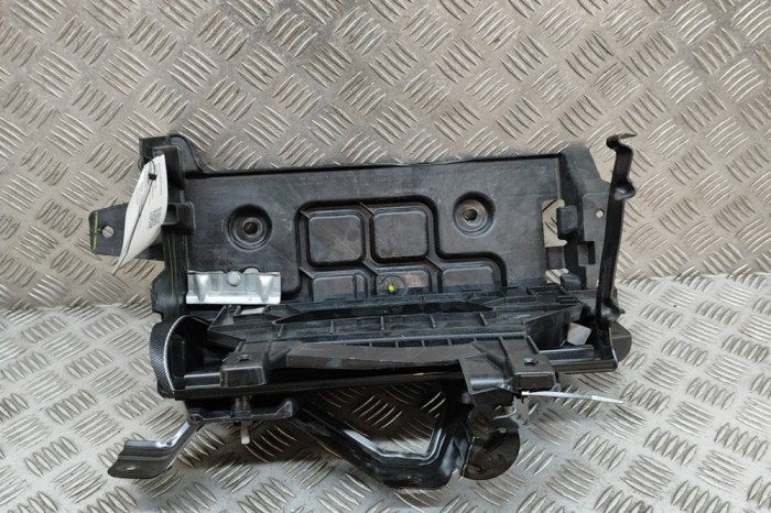 Suport baterie MASERATI GHIBLI M157 2022 OEM: 675000297 25718768