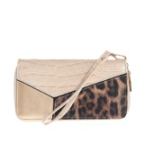 Portofel crem cu textura croco si detalii animal print