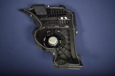 Difuzor ușă dreapta spate VW BEETLE 5C1, 5C2 2014 OEM: 5C5035454E,5C5035242A | 2266981 foto