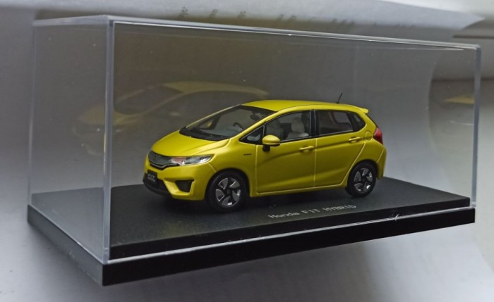 Macheta Honda FIT Hybrid mk3 2014 galben (Honda Jazz) - Ebbro 1/43
