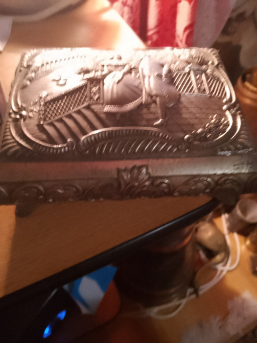 Cutie bombiera argintata vintage engleza