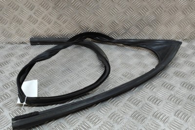 Garnitura ușă dreapta față JAGUAR I-PACE X590 2020 OEM: J9D3-21596-A | 28100010 foto
