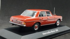 Macheta Mercedes 200 w114 bot de cal Maxichamps 1:43 foto