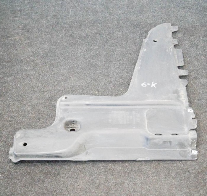 Scut motor dreapta spate VW PASSAT Variant B8 3G5 2018 OEM: 3Q0825967 3517257