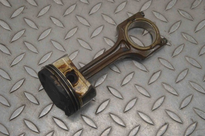 Piston CITRO&Euml;N DS5 2012 OEM: BC2C