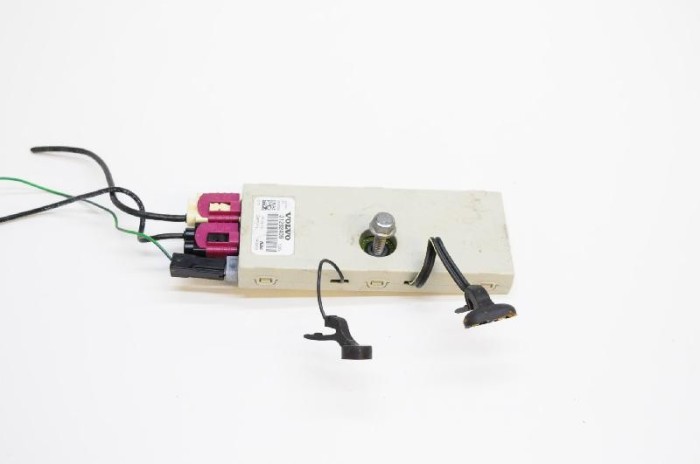 Amplificator de antena VOLVO XC70 II 2010 OEM: 31282409 | 2720296