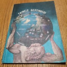 TAINELE DESTINULUI - Astrologia, Chiromantia - Bucuresti, 1990, 112 p.