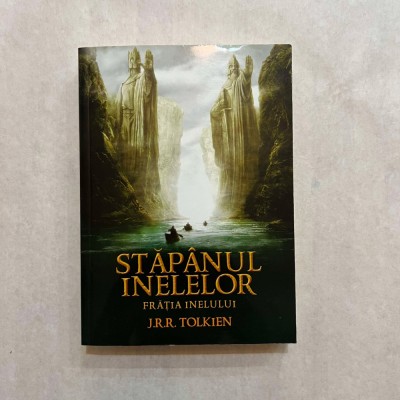 J. R. R. Tolkien - Stapanul inelelor - Fratia inelului foto