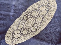 Mileu vintage oval, dantelă deosebita