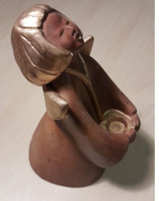 Lucrare sculptură / statueta ceramică &amp;rdquo;&amp;Icirc;ngereasa&amp;rdquo; h=17 cm circumferin bazei 9 cm foto