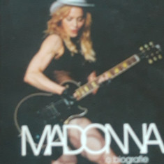 MADONNA* O BIOGRAFIE - MARY CROSS