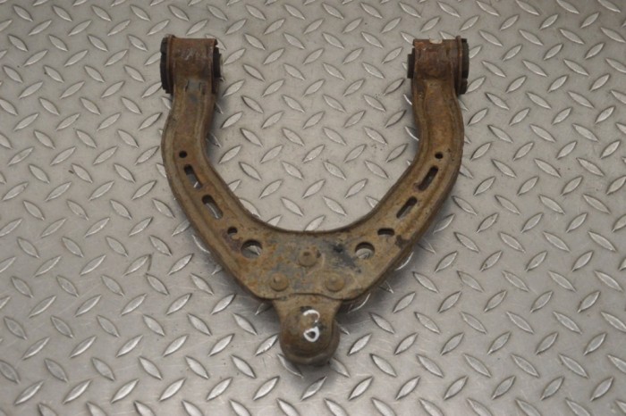 Braț superior dreapta față TESLA MODEL S 2014 OEM: 6008930-00-A 20678265