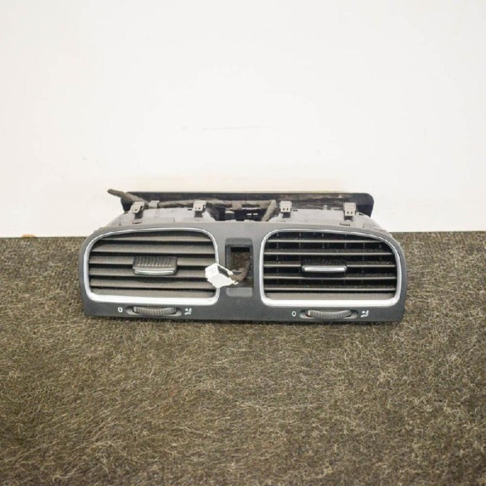 Gura de ventilație planșa de bord VW GOLF VI 5K1 2009 OEM: 5K0819728M5K0815735D5K0815736D 3104482