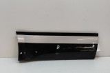 Bandou inferior ușă dreapta spate LAND ROVER RANGE ROVER VELAR L560 2018 OEM: J8A2-274A48-BBW,J8A2-274A48-B 24842067