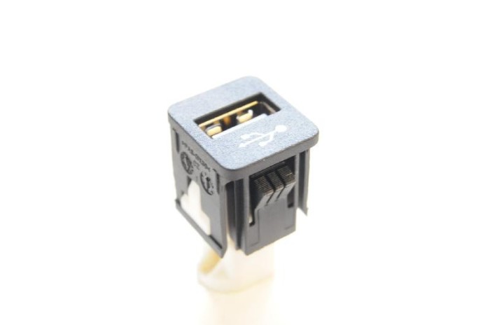 Port USB/AUX-In BMW X6G06 2019 OEM: 84109229294,9229294 10864677