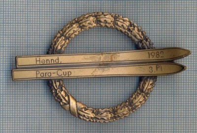 AX 481 INSIGNA SPORTIVA - SCHI(SKI) -HENND.1982 -PARA-CUP-3.PI foto