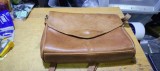 Cumpara ieftin Poseta C. Osvaldo italien desing 23.5 X 14.5 X 4.5, Medie