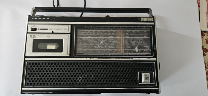 RADIOCASETOFON GRUNDIG C6000 AUTOMATIC , NU FUNCTIONEAZA !