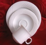 SET SERVICIU MIC DEJUN PORTELAN MAT BISCUIT HUTSCHENREUTHER MODEL SCALA TRIO CEASCA CAFEA CU FARFURII