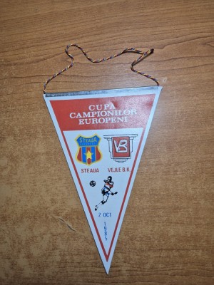 fanion steaua bucuresti - vejle b.k. - in cupa campionilor europeni - 2 octombrie 1985 foto