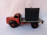 bnk jc Dinky 34B Berliet Flat Truck and Container