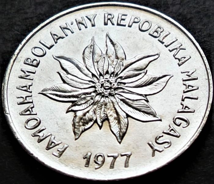 Moneda exotica 2 FRANCI KIROBO- MALAGASY MADAGASCAR, anul 1977 *cod 3845 B = UNC