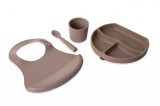 Cumpara ieftin Set diversificare 4 piese din silicon BabyJem: bavetica, farfurie, lingurita si pahar (Culoare: Latte)