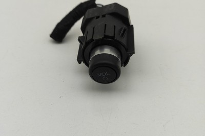Buton player muzical FORD PUMA J2K, CF7 2024 OEM: R1TB-18K811-ACW | 31989228 foto