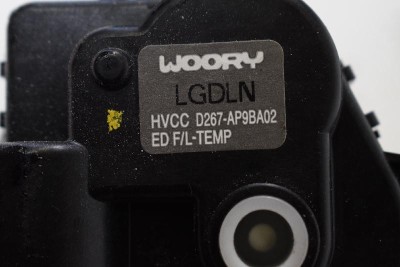 Motoras clapetă aeroterma TESLA MODEL S 2016 OEM: D267-AP9BA02,D266-EB9AA01 2926637 foto