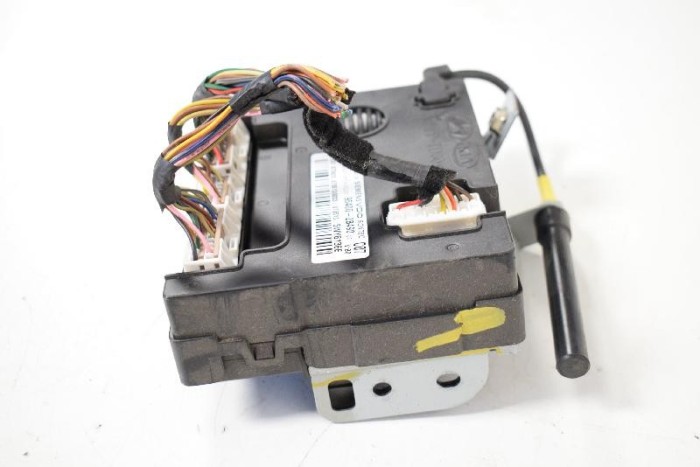 Modul de confort HYUNDAI SANTA F&Eacute; II CM 2007 OEM: 95400-2B490 3688035
