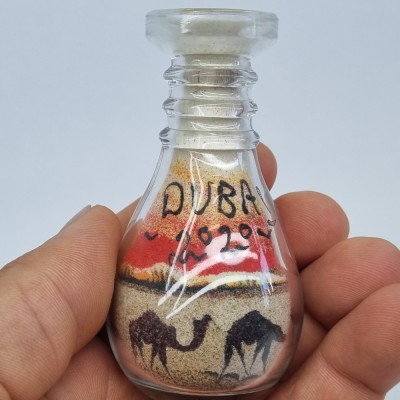 Suvenir Dubai 2020 - sticluta nisip foto