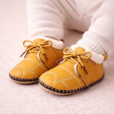 Pantofiori galben mustar imblaniti pentru bebelusi (Marime Disponibila: 9-12
