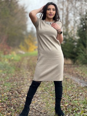 Rochie scurta bej cu aplicatie cu pietricele la gat foto