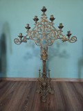 Sfesnic candelabru de podea