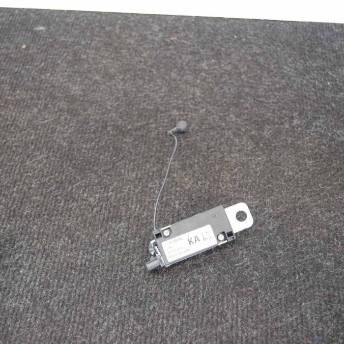 Amplificator de antena OPEL ZAFIRA TOURER C P12 2016 OEM: 13367026421251063 3970660