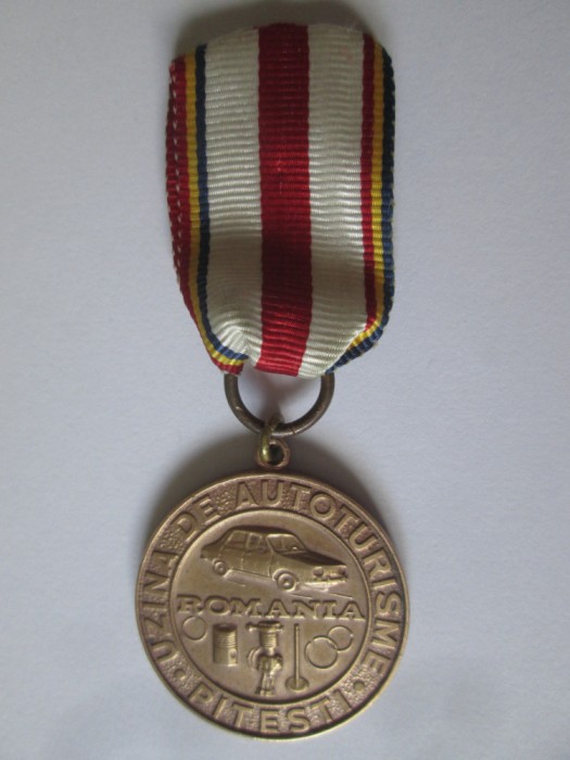 Medalia Uzina de Autoturisme Pitesti 20 de ani activitate 1952-1972,stare f.buna