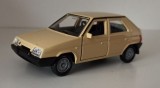 Macheta Skoda Favorit 1987 bej - Welly 1/36, 1:32