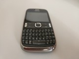 Cumpara ieftin Nokia Asha 302 Gri Inchis, Telefon QWERTY 2G, Single SIM, 2.4 inch, 100MB, MicroSD, Folosit Grad B, Incarcator