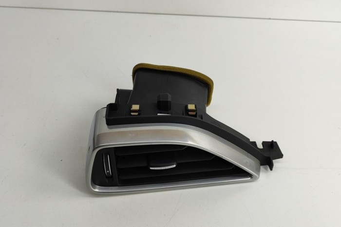 Gura de ventilație planșa de bord JAGUAR XE X760 2015 OEM: GX73-018B09-AC 29438217