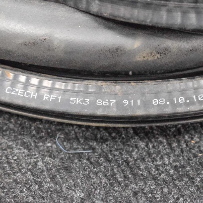Garnitura ușă dreapta față VW GOLF VI 5K1 2011 OEM: 5K3867911 | 3633576