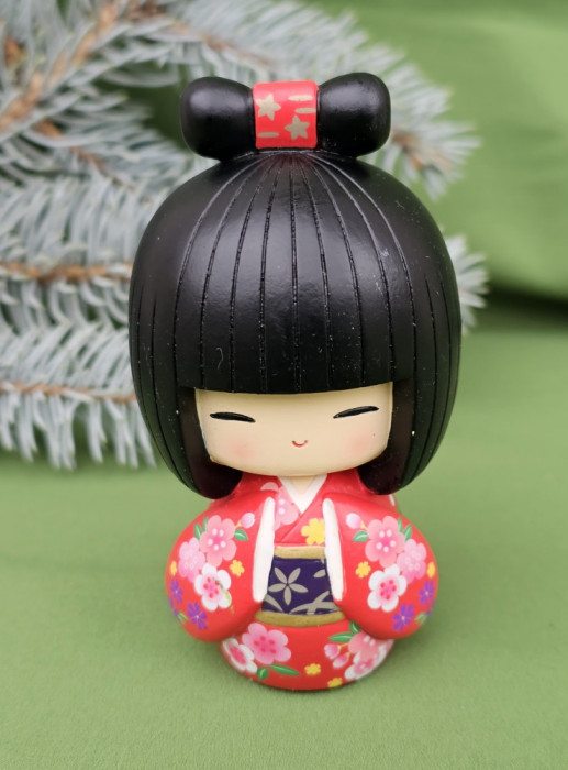 FIGURINA KOKESHI DIN RASINA