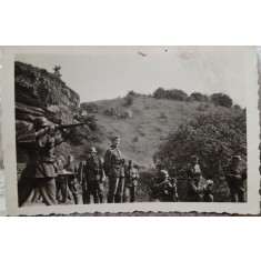 Fotografie, grup de militari germani in timpul celui de-al doilea razboi mondial