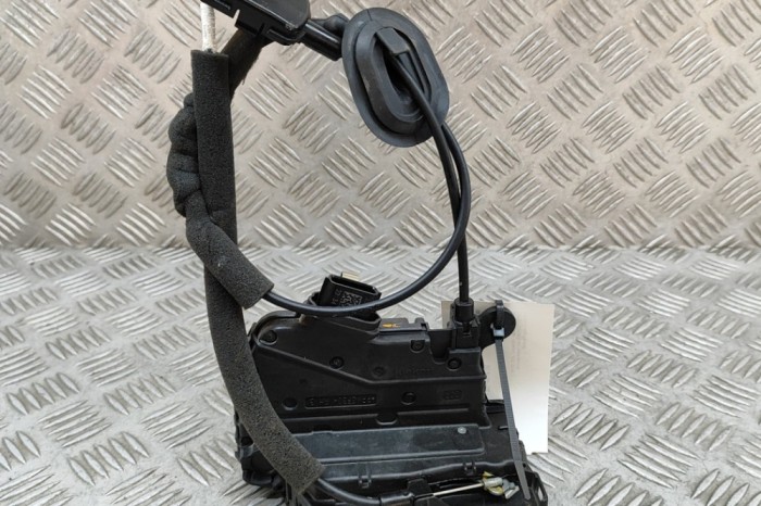 &Icirc;ncuietoare ușă dreapta spate RENAULT ZOE BFM_ 2018 OEM: 825029017R 25701043