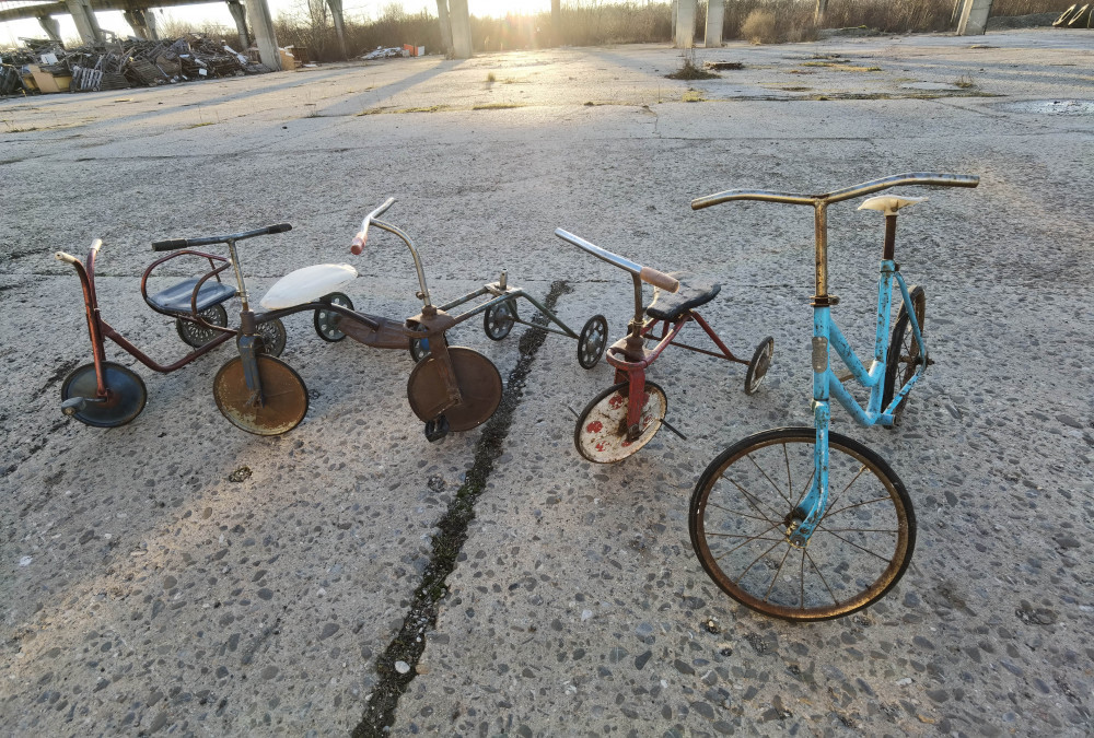 Triciclete vechi romanesti! Bicicleta veche romaneasca Ideal Medias!PRET  BUCATA! | arhiva Okazii.ro