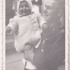 bnk foto - Portret de militar cu copil - Leica Film Traina Bucuresti