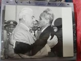 Fotografie, Ion Ghe. Maurer impreuna cu un invitat strain