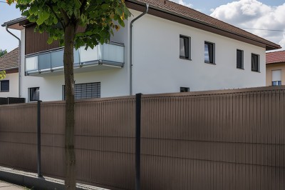 Panou vertical pentru gard bordurat, din polietilena foto