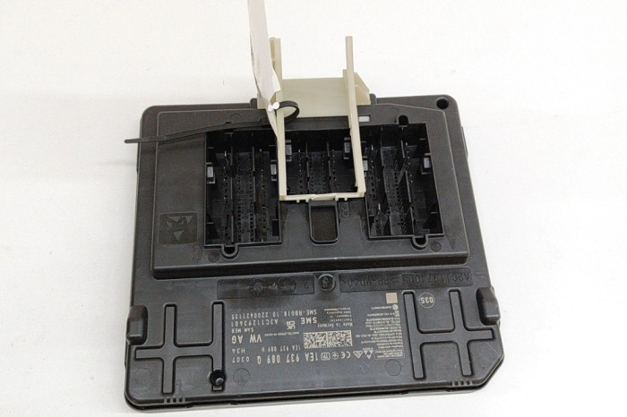 VW ID.3 E11 2023 OEM: 1EA937089Q,1EA937089H,A3C11293601,A2C11974005,A2C11974103 SKU: 25433037