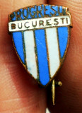 I.386 INSIGNA SPORT FOTBAL CLUB PROGRESUL BUCURESTI 13,5/10,5mm email, Romania de la 1950